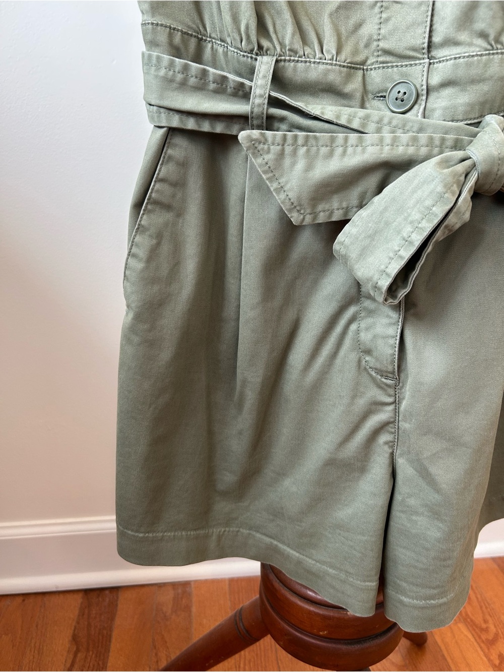 Abercrombie & Fitch Utility Romper in Olive Green Medium Petite - Picture 4 of 7